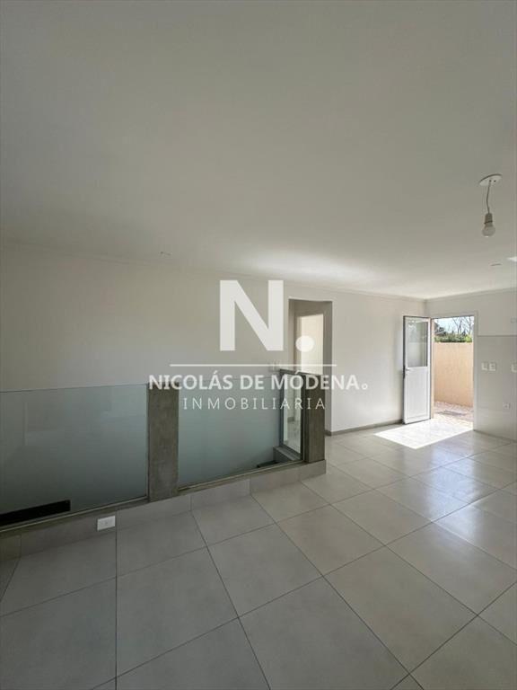 Casa a estrenar en propiedad horizontal en Altos