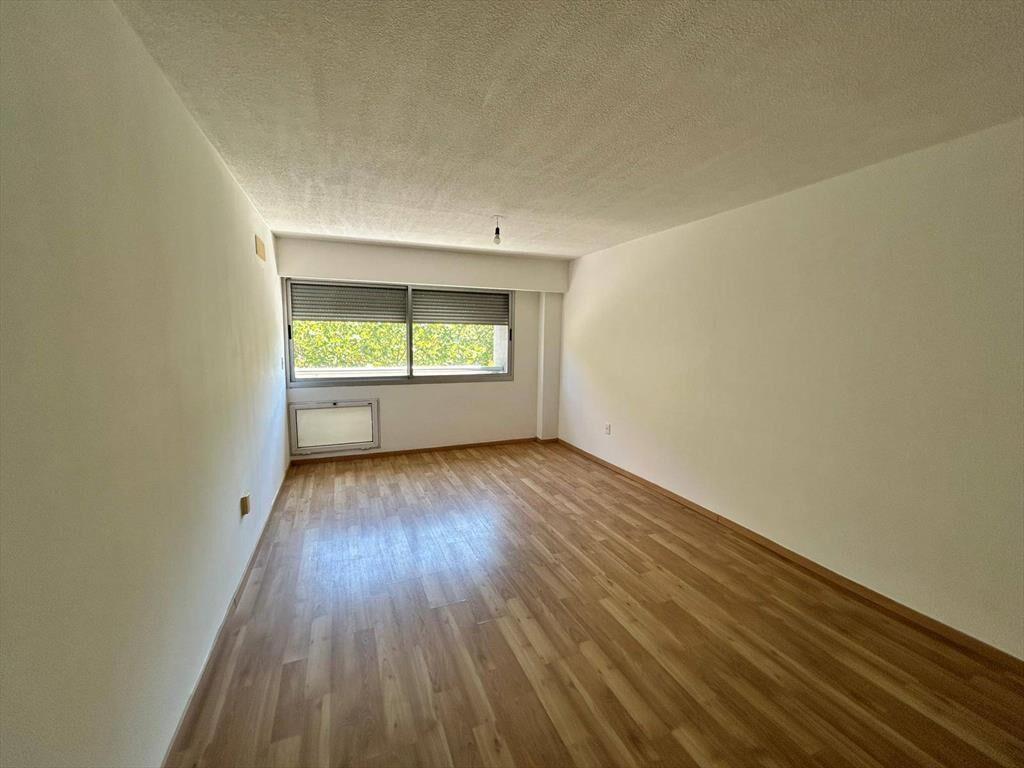 Venta de Apartamento con 2 dormitorios y garage con renta en