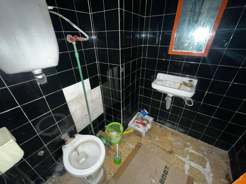 18 de julio esq. Rio negro 40 m2, boca de galeria!!