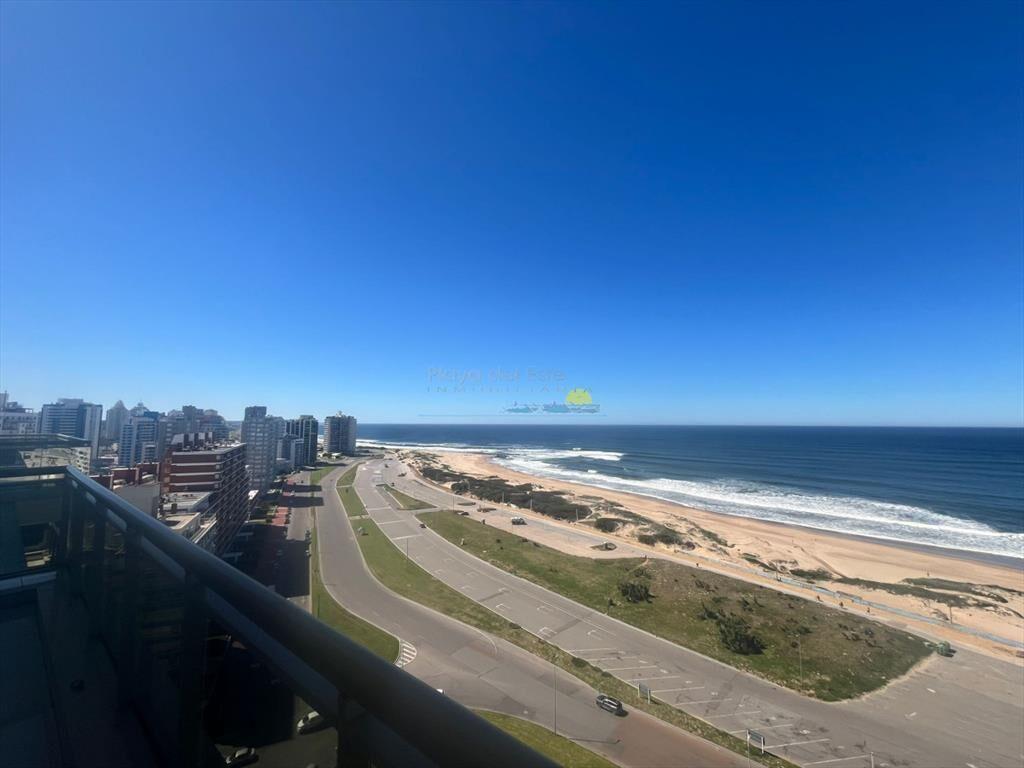 Penthhouse en Torre Imperiale de 3 Dormitorios ,