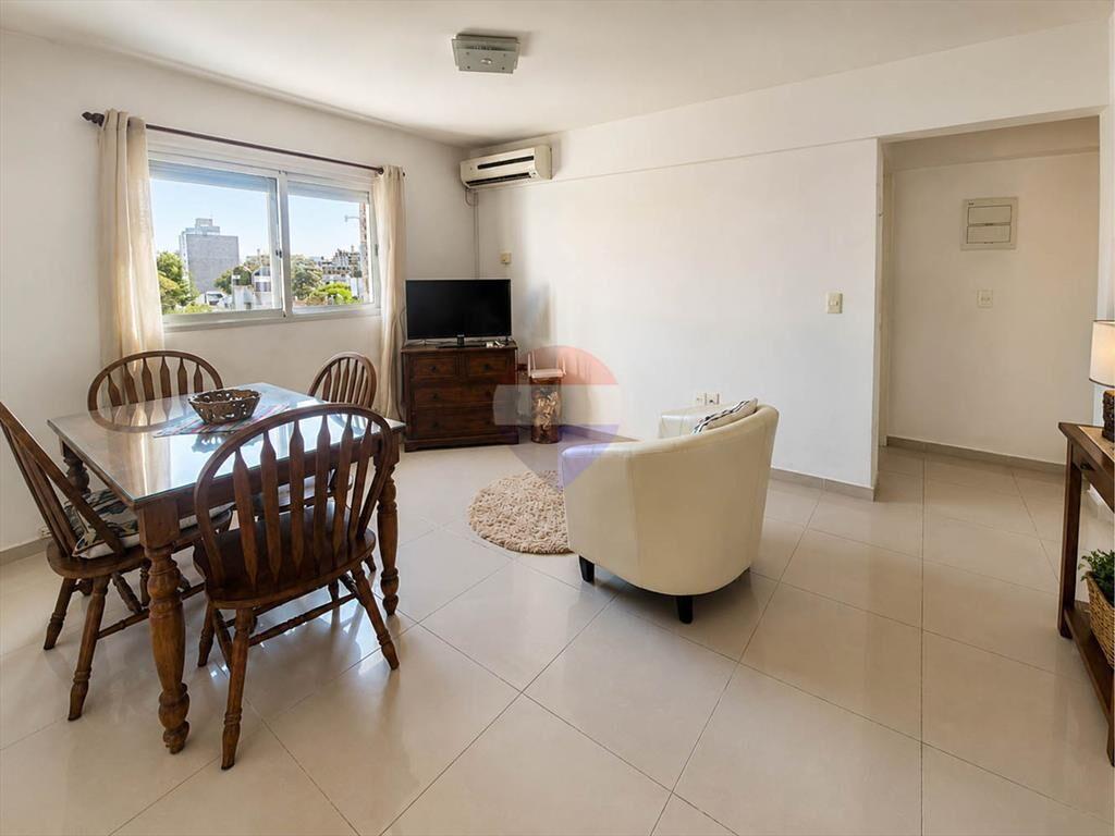VENTA APARTAMENTO PARQUE BATLLE CON RENTA
