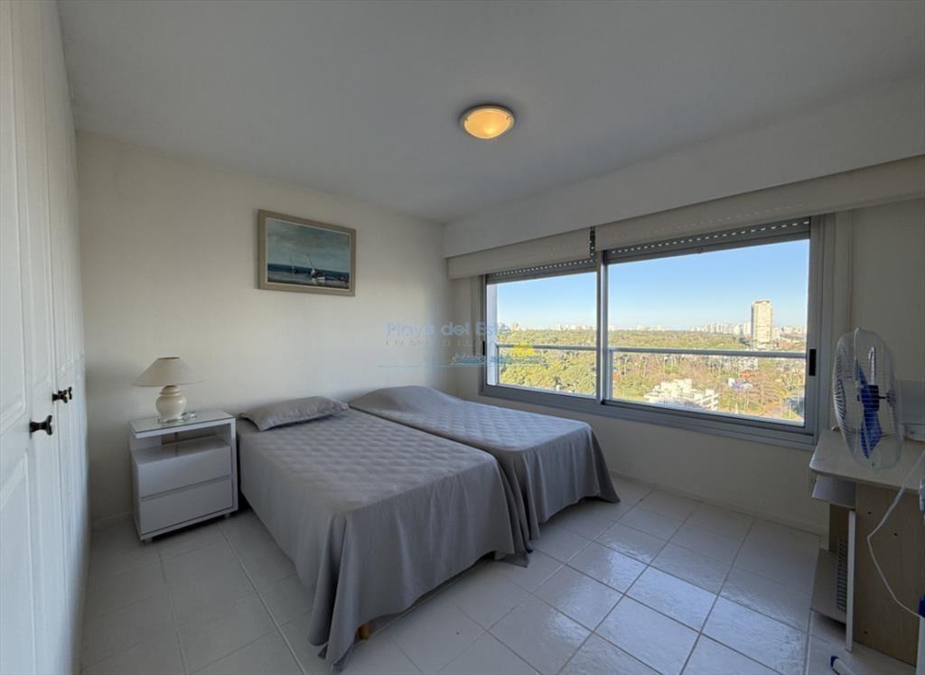 Apartamento en Venta de 3 dormitorios en Punta ,