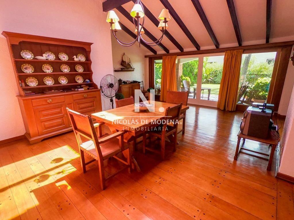 Vende casa en Cantegril, Punta del Este.