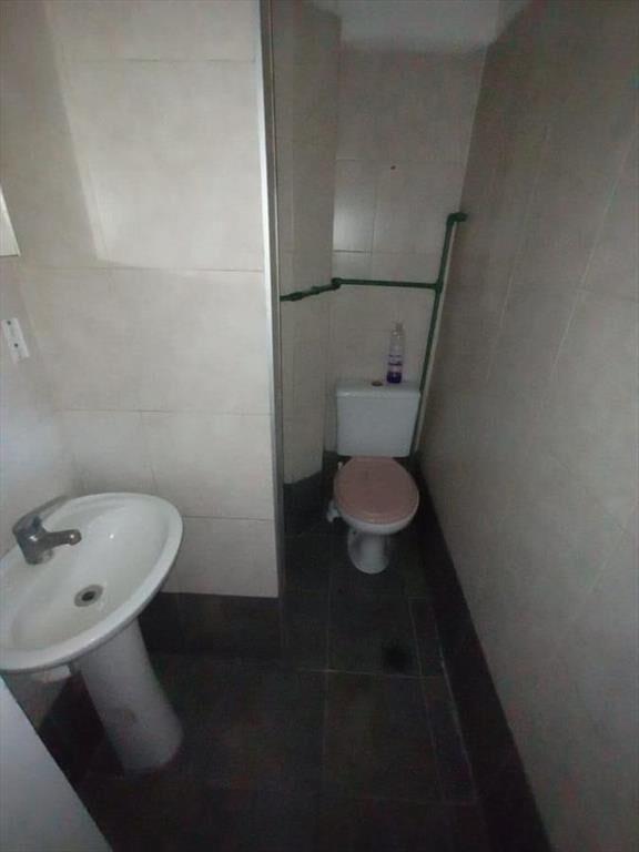 local , Ituzaingo casi peatonal Sarandi , 45 m2 , permite g