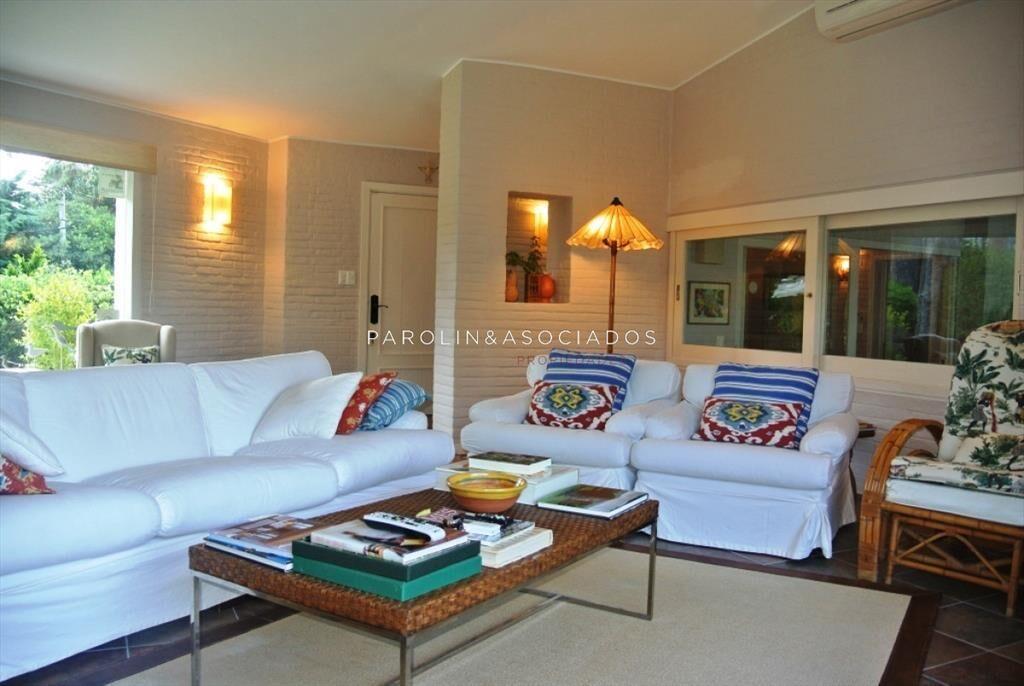 Casa en venta de 5 dormitorios a metros del mar