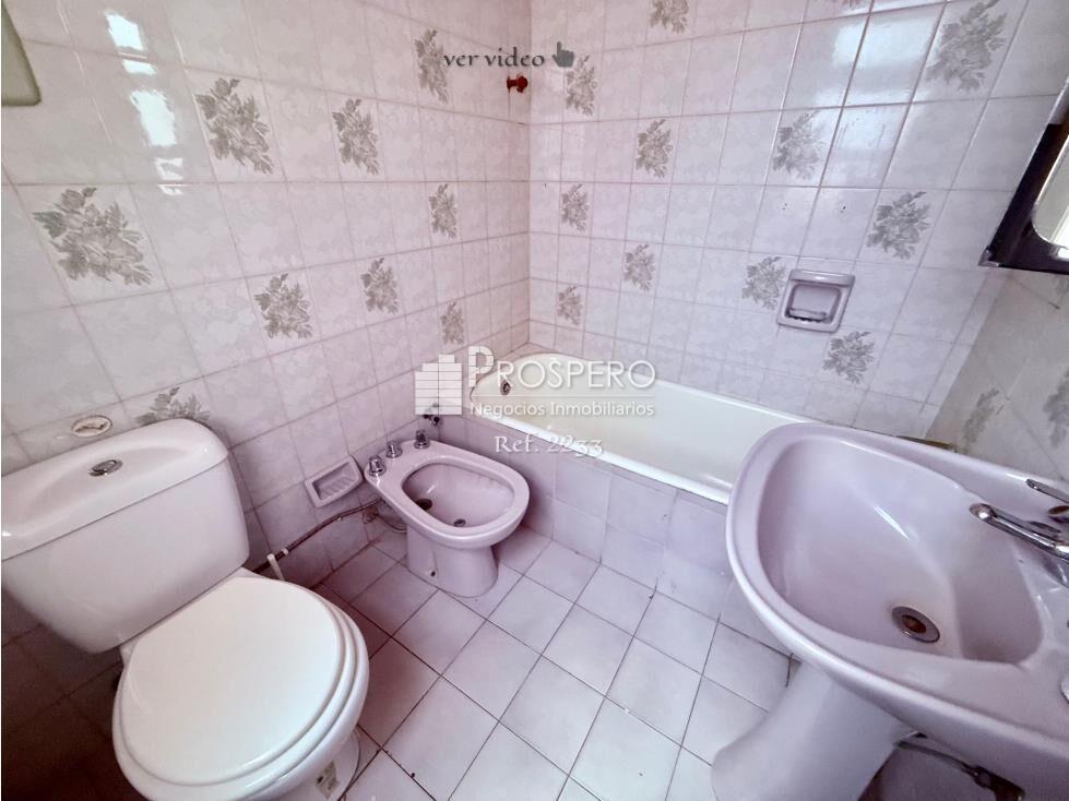 2233/2 Venta Casa 2dorm Pocitos Fondo Galpón