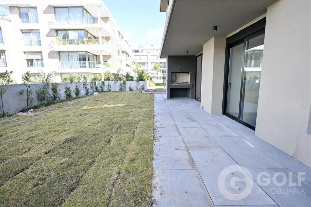 Alquiler de apartamento 2 dormitorios con jardin y cochera