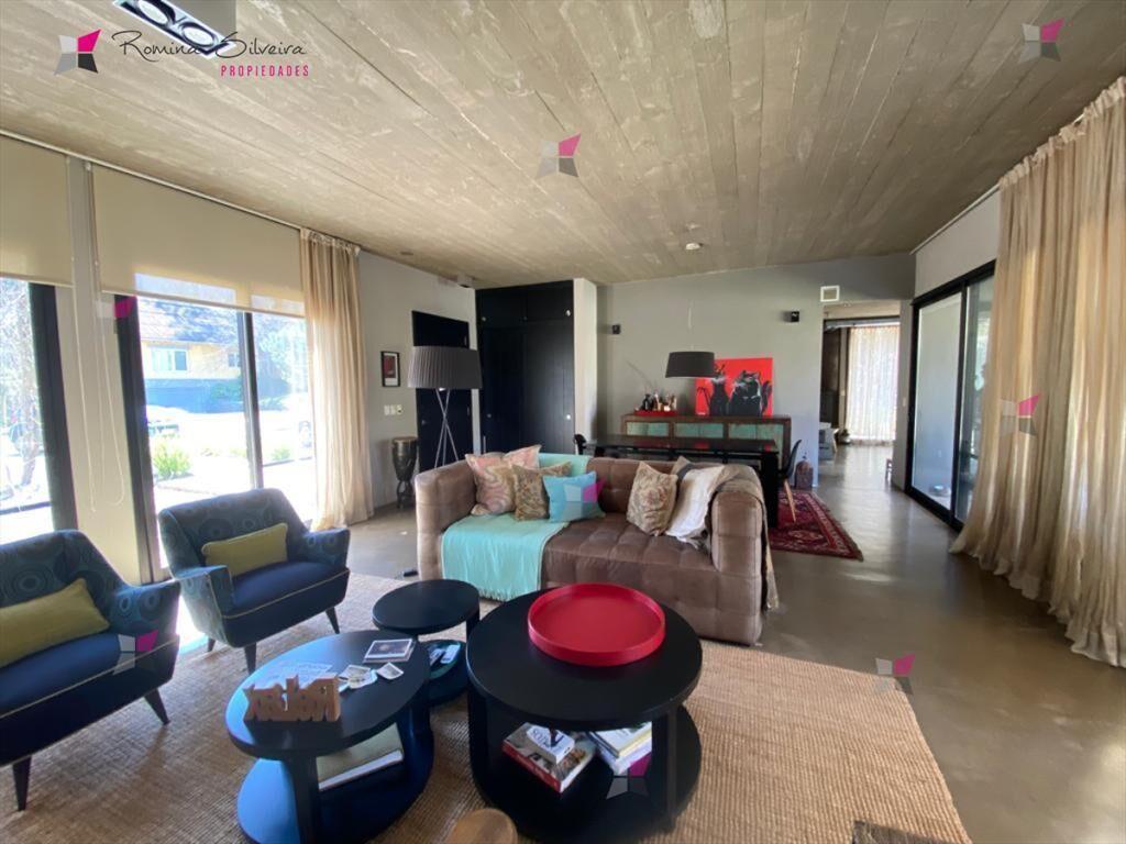 PRECIOSA CASA EN BARRIO PRIVADO VENTA Y ALQUILER