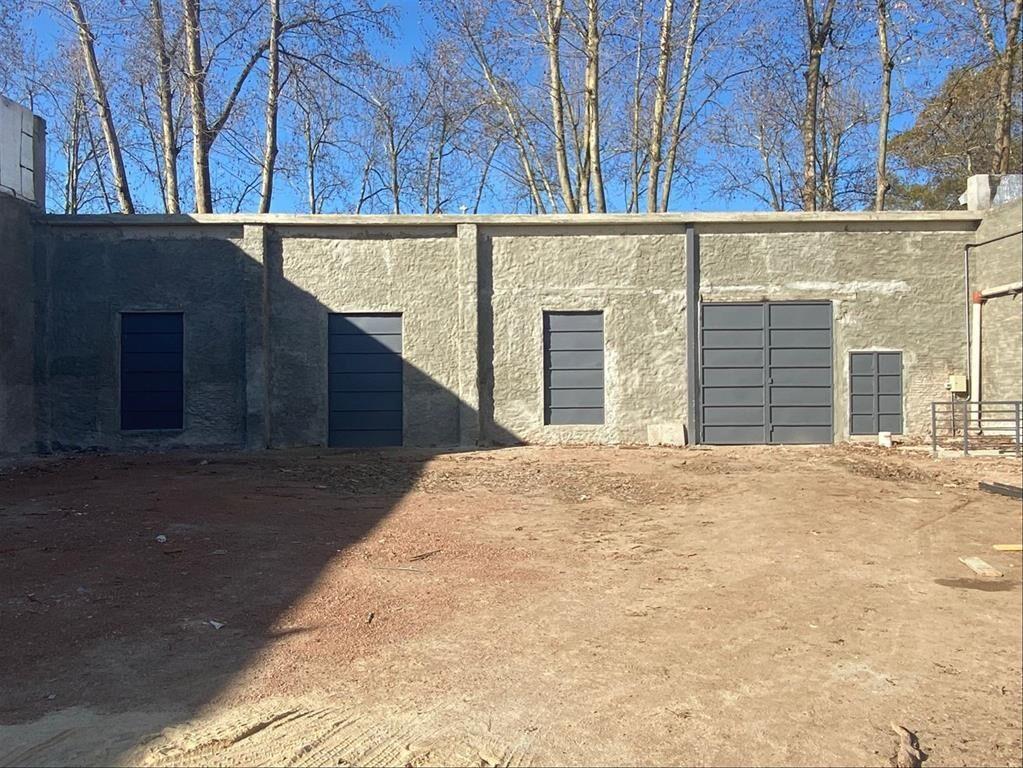 Excelente ubicación: predio de 880 m2 y (adicional) galpón.