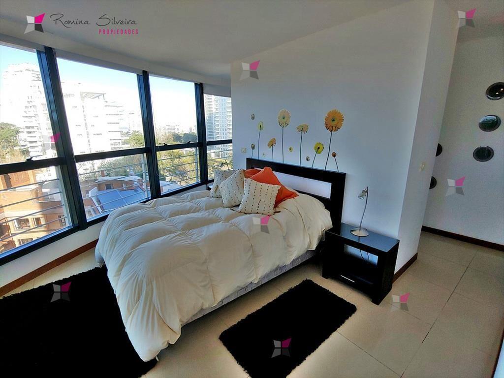 VENTA DE APARTAMENTO DE 2 DORMITORIOS EN TORRE TRESSENTA PU