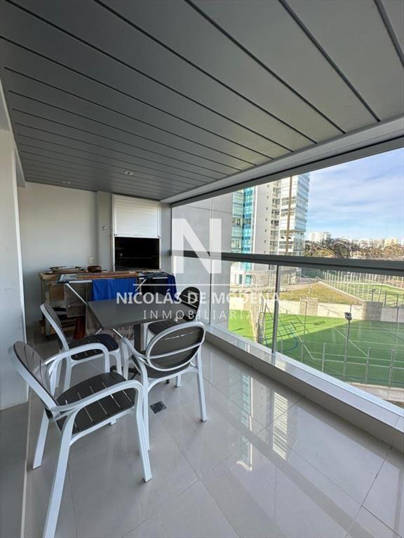 En venta apartamento de 2 Dormitorios en Punta