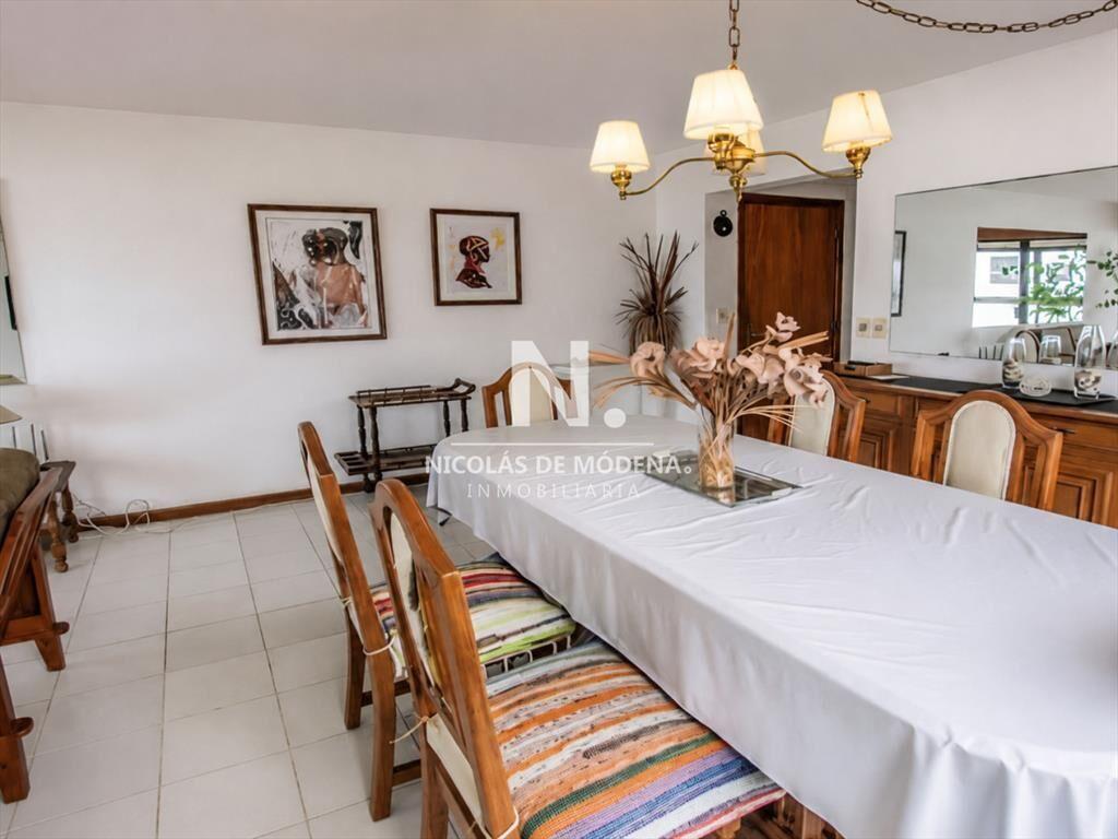 Vende apartamento impecable de 3 dormitorios con