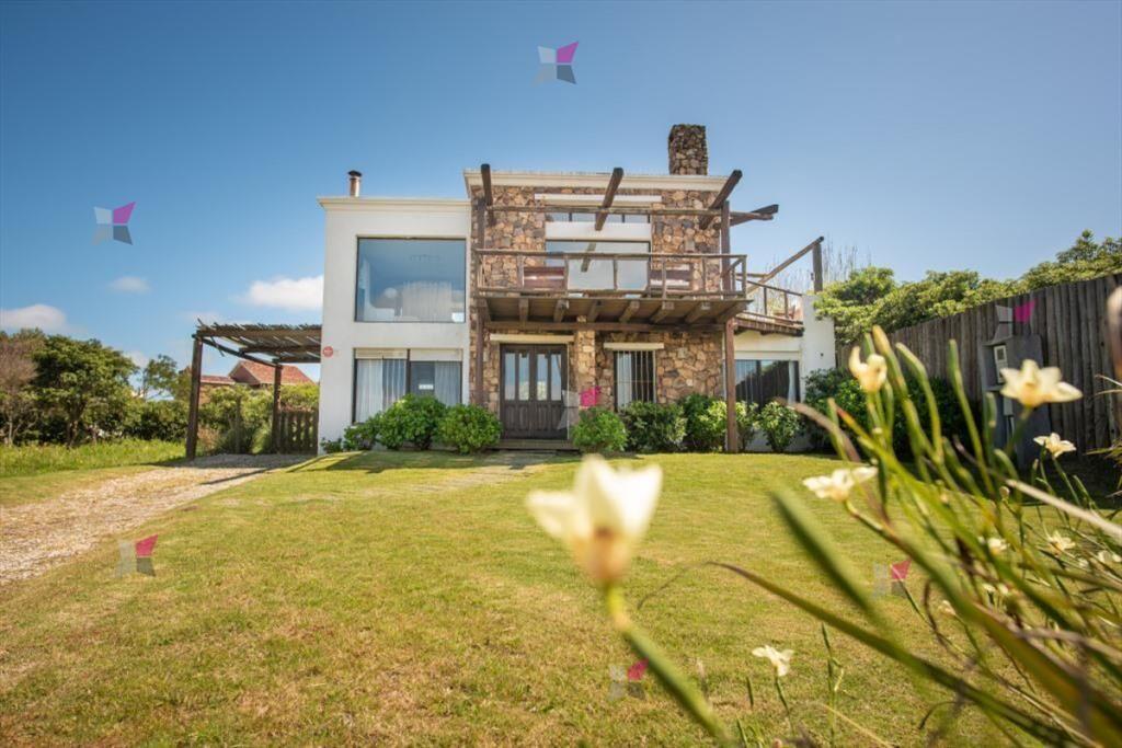 Casa en venta con vista al mar