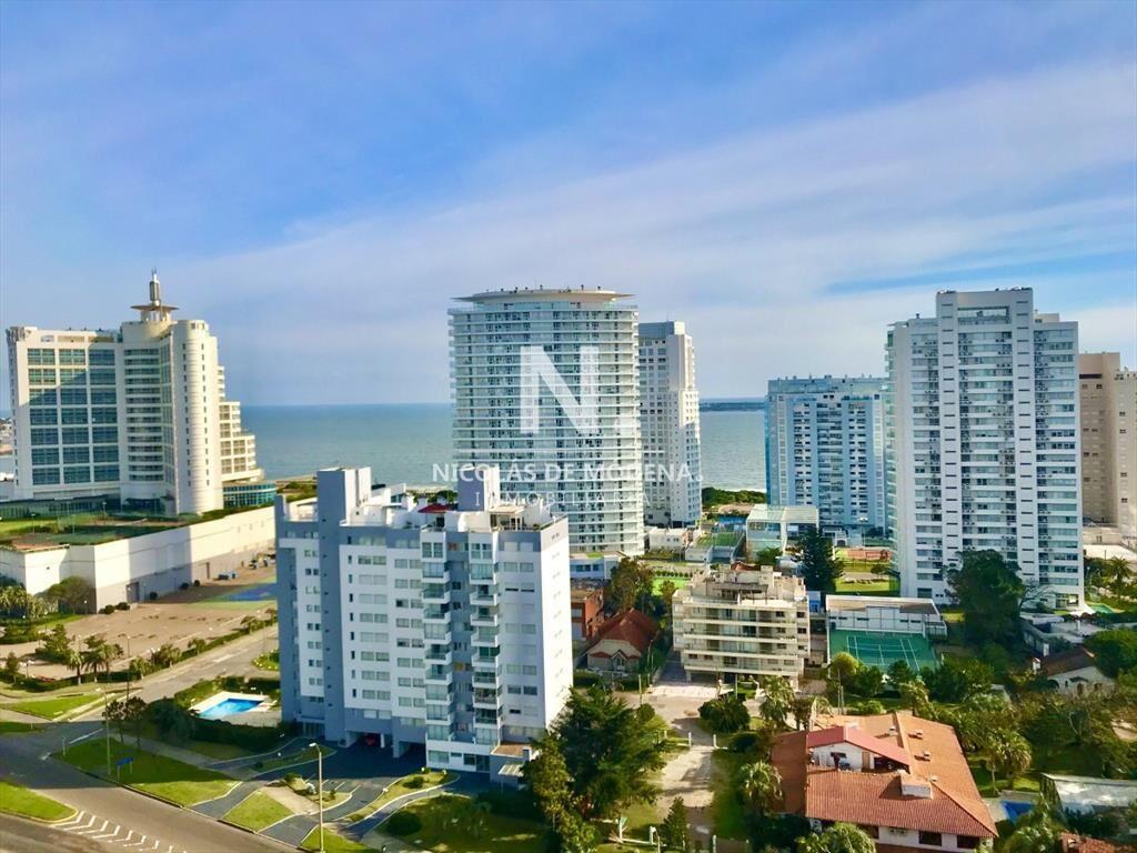 Venta de Apartamento 3 dormitorios en Playa Punta