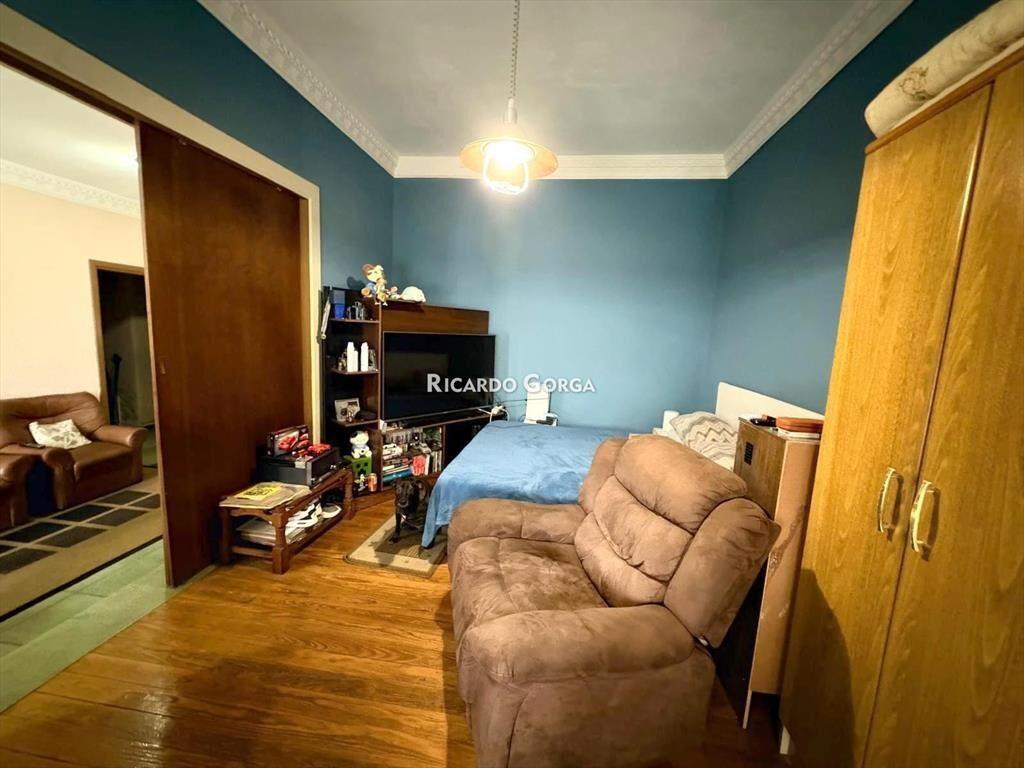 Casa de dos plantas en Venta de 5 Dormitorios, Fondo Bbc...