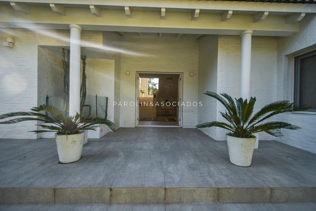 Chalet de 5 dormitorios en Rincón del Indio