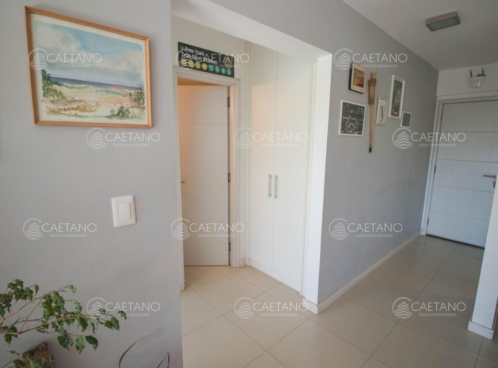 En venta, apartamento con excelente iluminacion 1