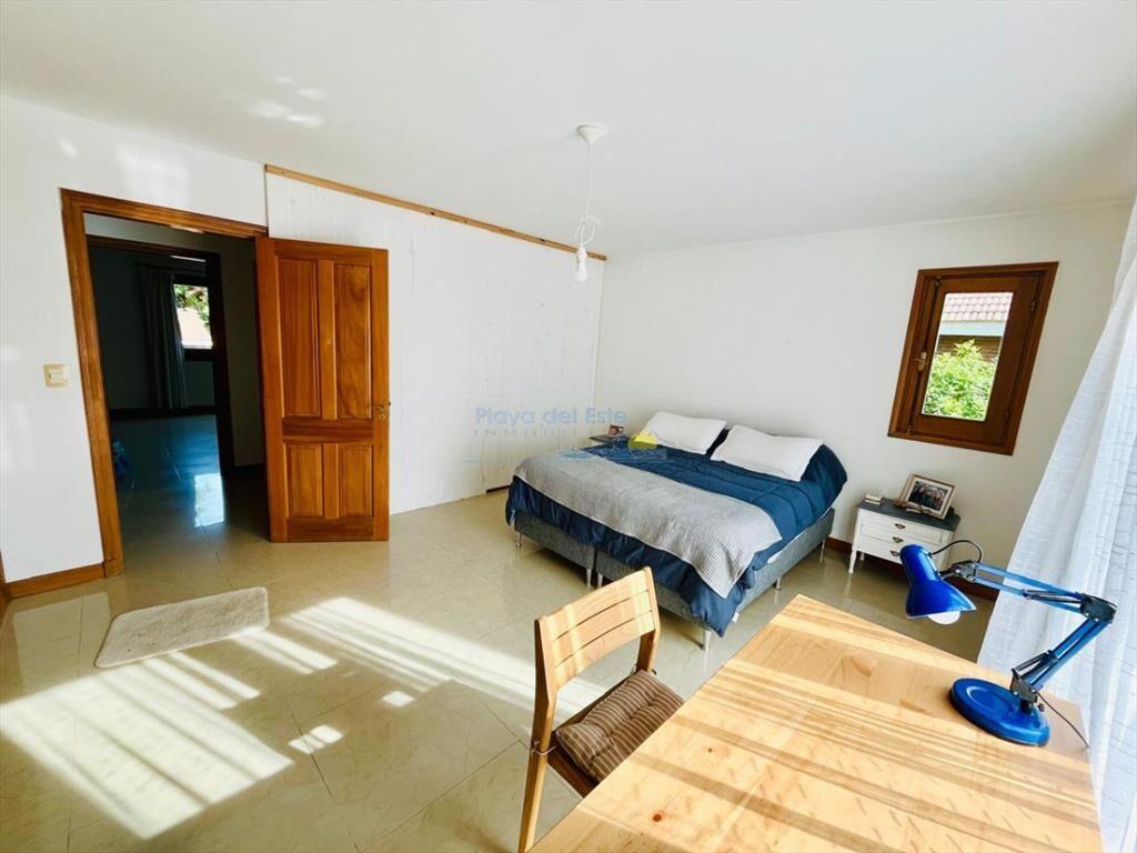 Casa de 5 dormitorios en alquiler en Lugano, del