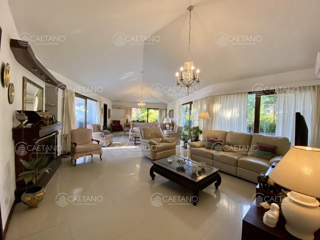 Hermosa casa, ubicada en un lugar inmejorable!