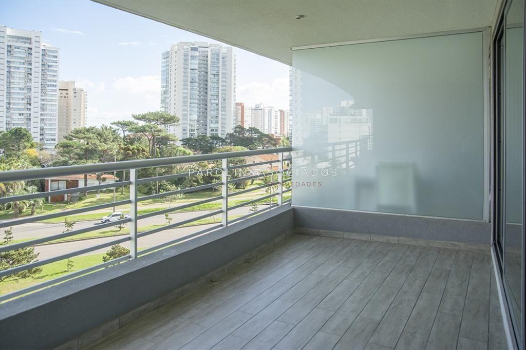 Apartamento de 2 dormitorios en venta en Punta