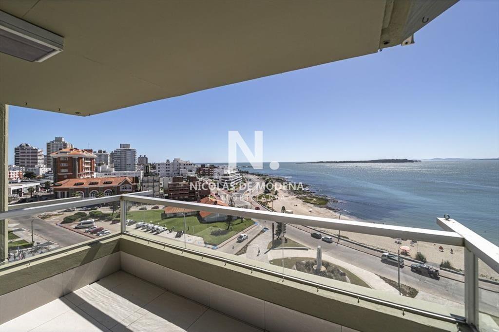 Hermoso Departamento en venta frente al mar.