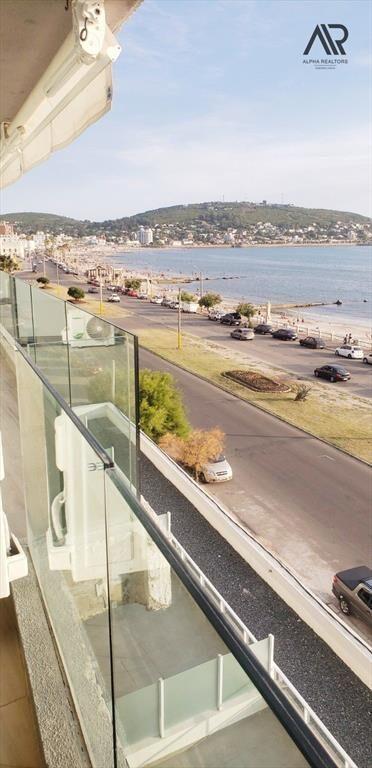 Apartamento en venta c/ cochera en Piriápolis