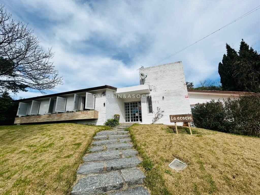 Casa en Venta de 3 Dormitorios en Jardines de Del