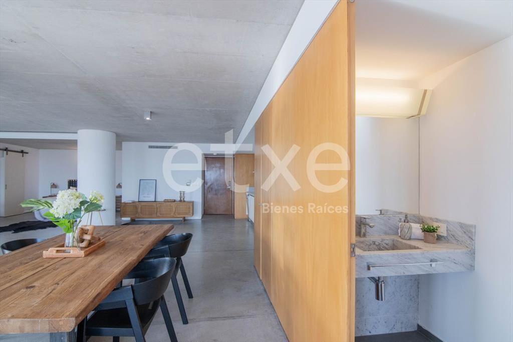 Venta de Exclusivo Loft Rambla Punta Gorda Montevideo...