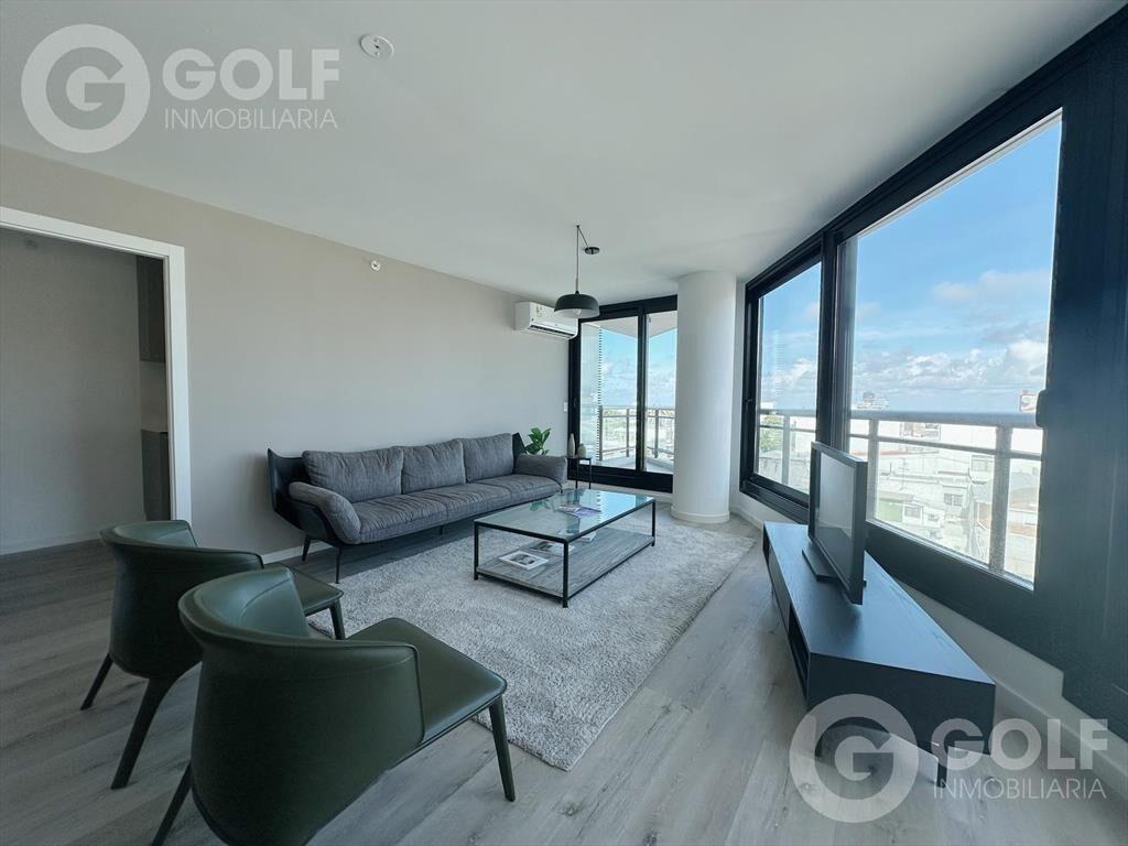 Venta de apartamento de 3 dormitorios con gran terraza y pa