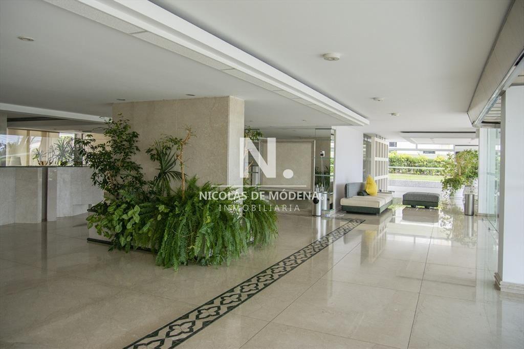 Departamento de 3 dormitorios en venta frente al