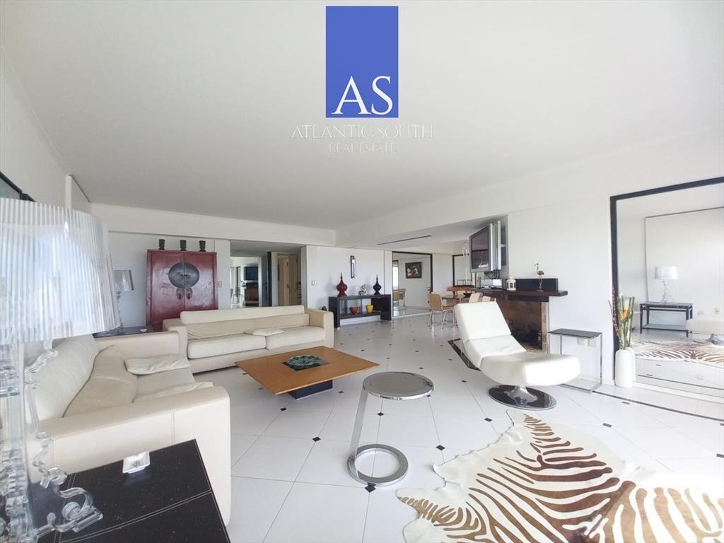 Apartamento en Aguas Azules, 4 dormitorios frente