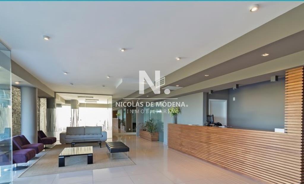 Vende apartamento de 3 dormitorios con balcon en