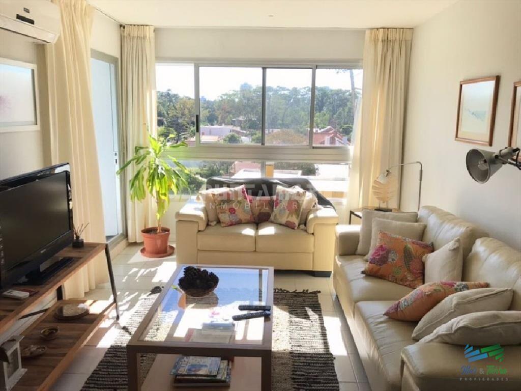 HERMOSO APARTAMENTO CON UNA AMPLIA TERRAZA , A DE
