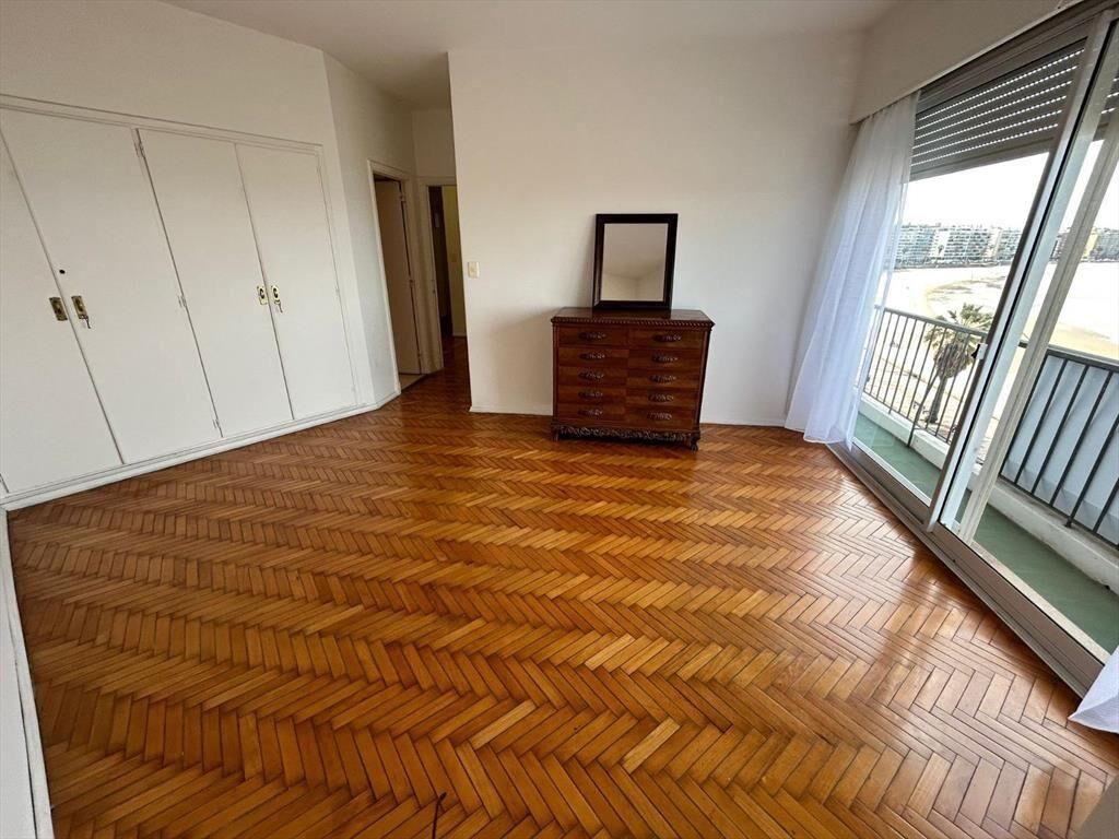 Rambla y Juan María Pérez, 130 m2 , gran terraza, reciclado