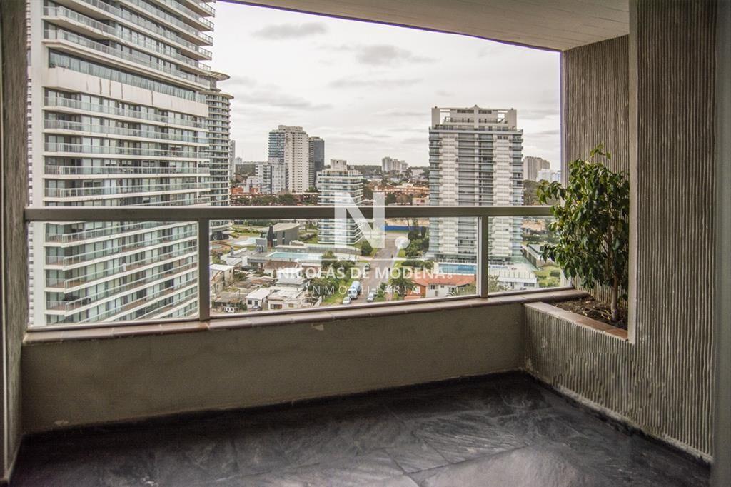 Apartamento en Venta de 3 dormitorios en parada 2