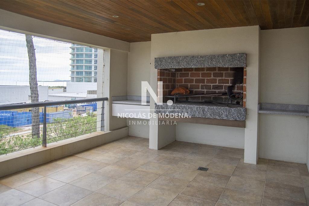 Departamento en venta en Playa Mansa a 100 mts 4