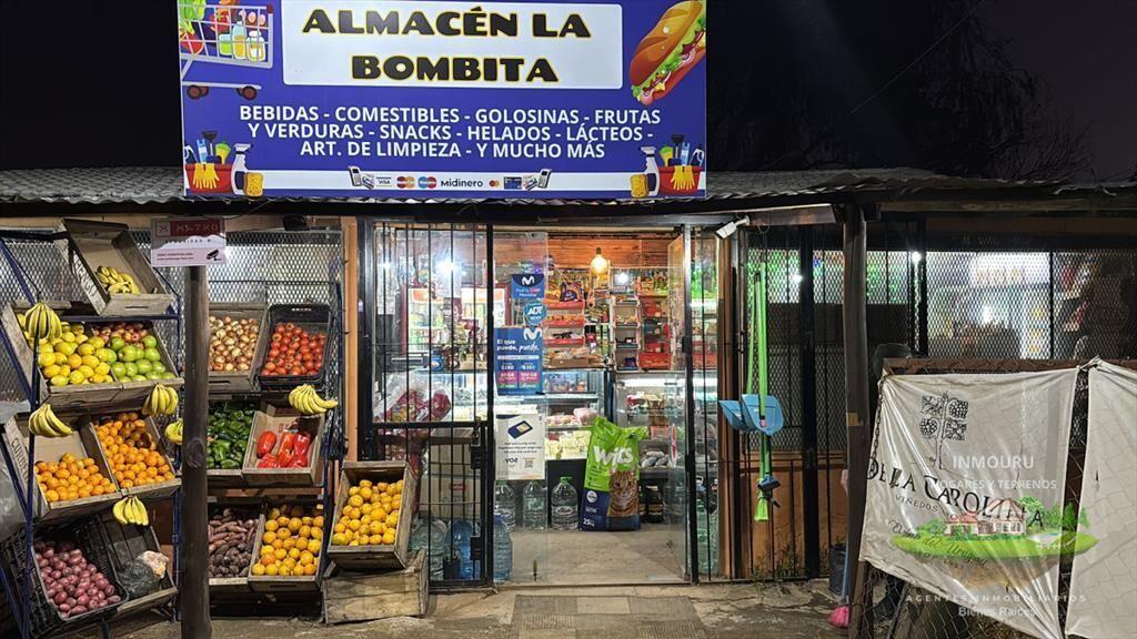Venta de local comercial con casa en Barros Blancos