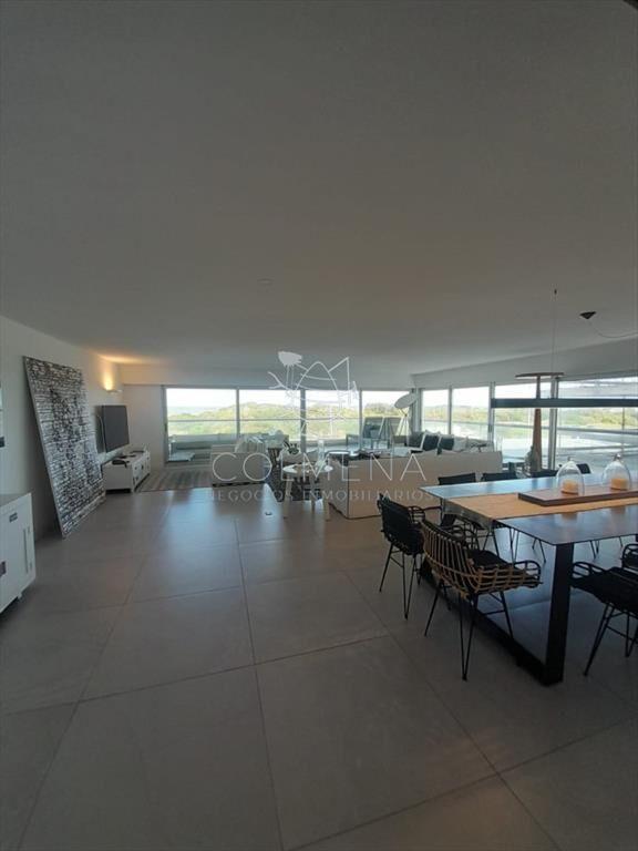 Apartamento de 3 dormitorios en Silente , Punta ,