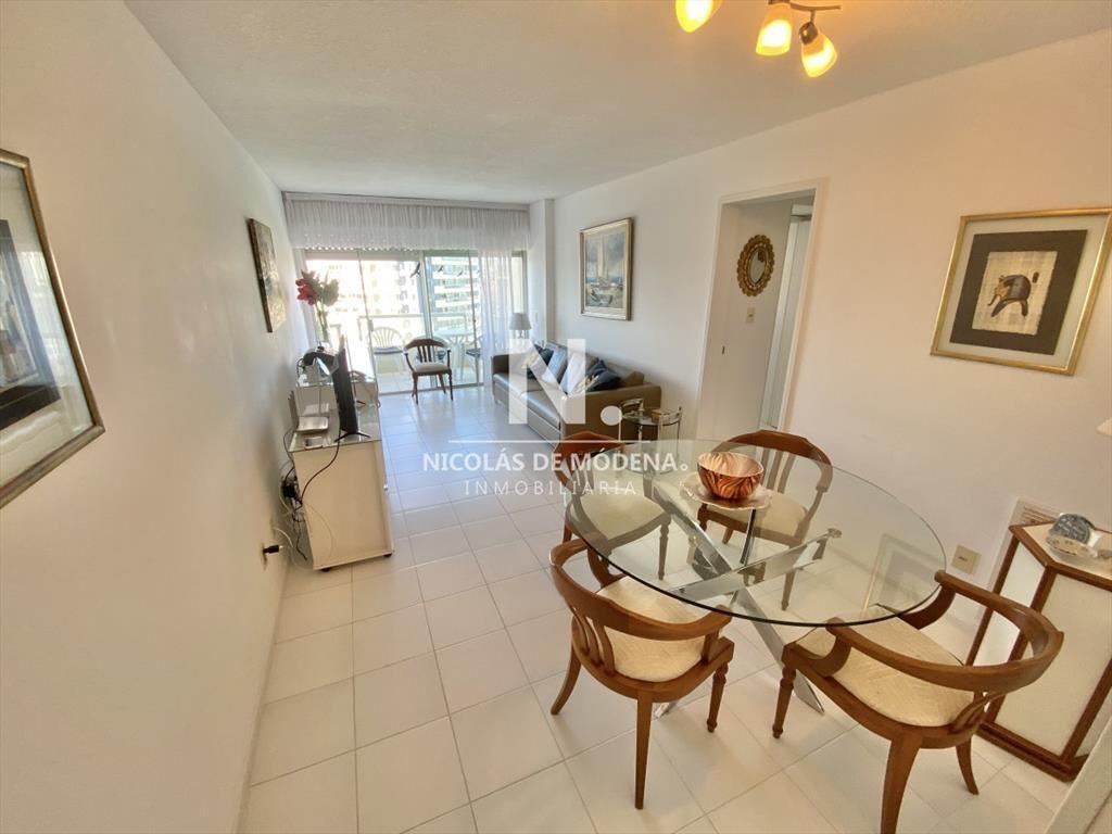 Vende apartamento de 2 dormitorios en Apartamento