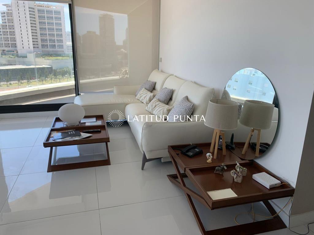 Apartamento de 3 dormitorios en Artower