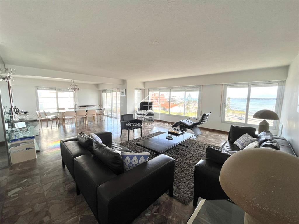 Apartamento con vista al mar