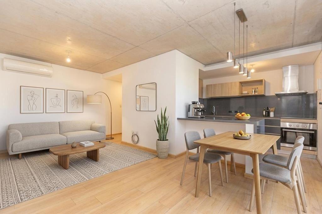 Apartamento Venta . 3 Dormitorios . Centro