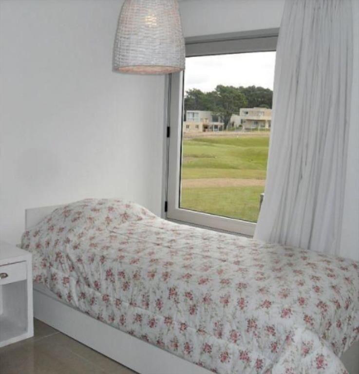 VENTA DE CASA DE 3 DORMITORIOS EN BARRIO CERRADO SILENTE
