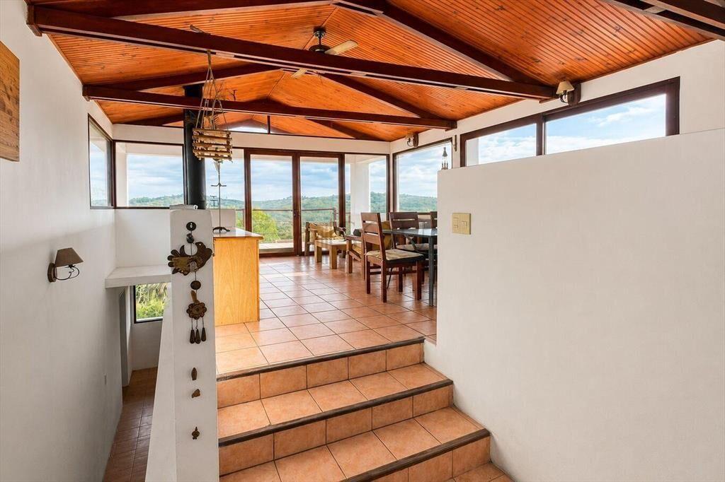 VENTA CASA 2 DORMITORIOS EN VILLA SERRANA