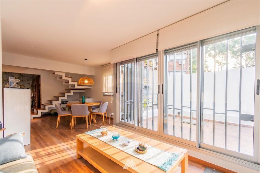 VENTA POCITOS APTO 2 DORM TERRAZA + GJE AMUEBLADO