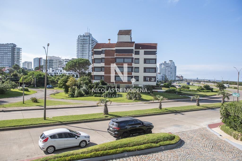 Vende departamento de 3 dormitorios en Ocean del