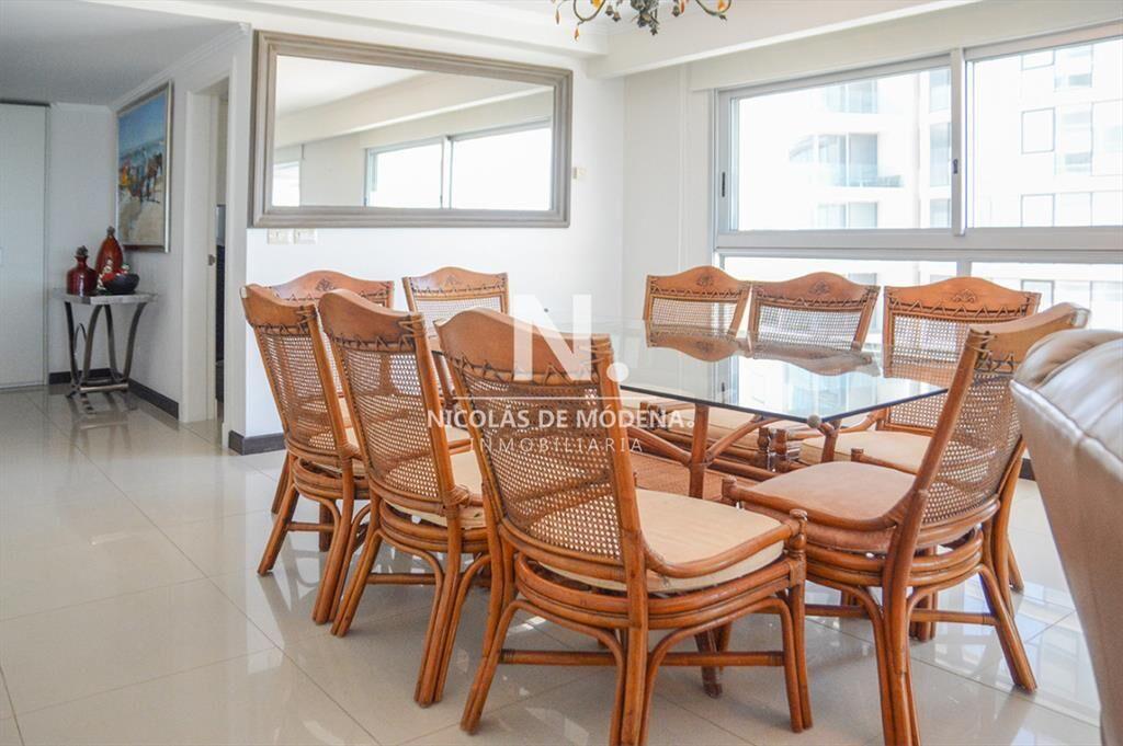 Vende departamento de 3 dormitorios en Brava del