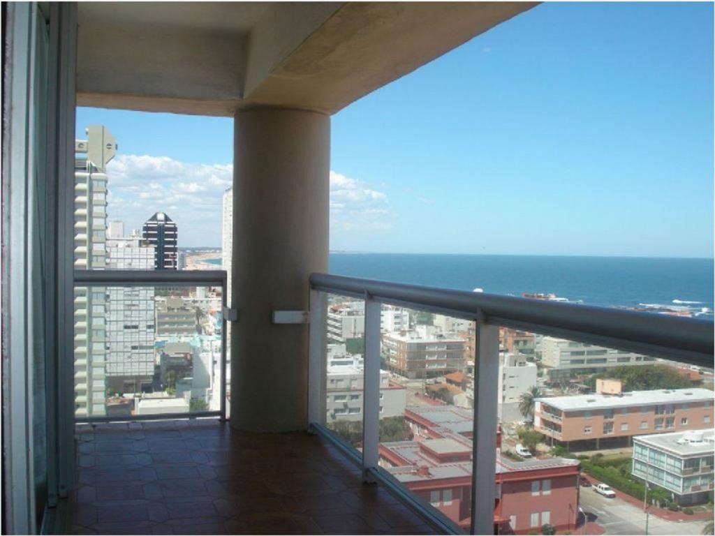 Apartamento en venta en Península, piso alto con vista al