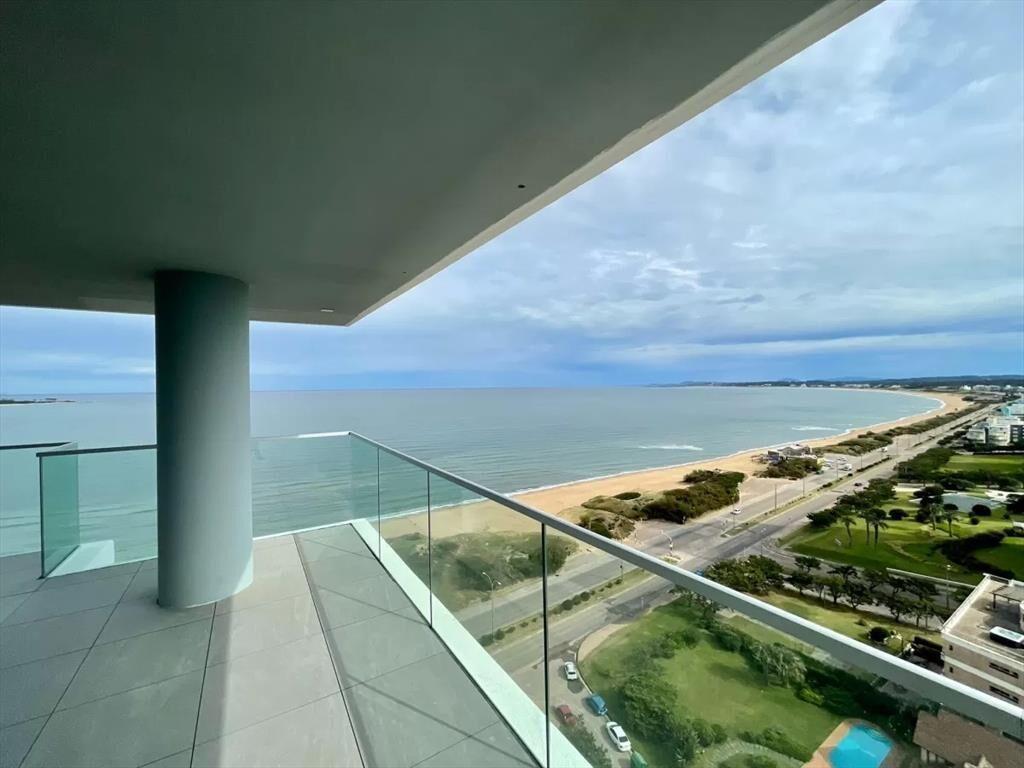 VENTA DE APARTAMENTO DE 3 SUITES ESQUINERO EN EN