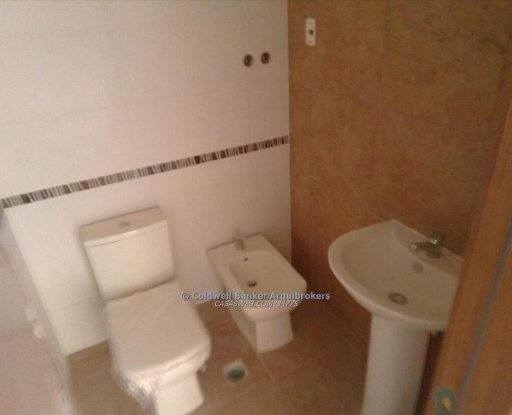 Apartamento de 2 dormitorios en venta en Centro con renta